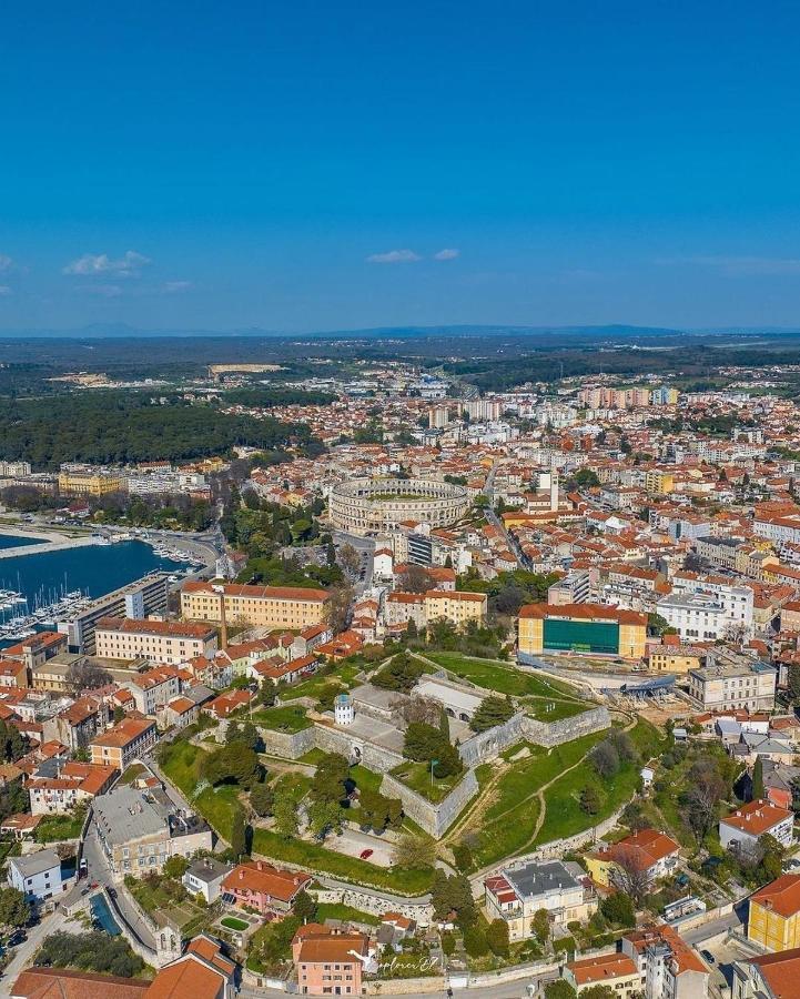 Ferienwohnung Apartman Cukar Pula Exterior foto